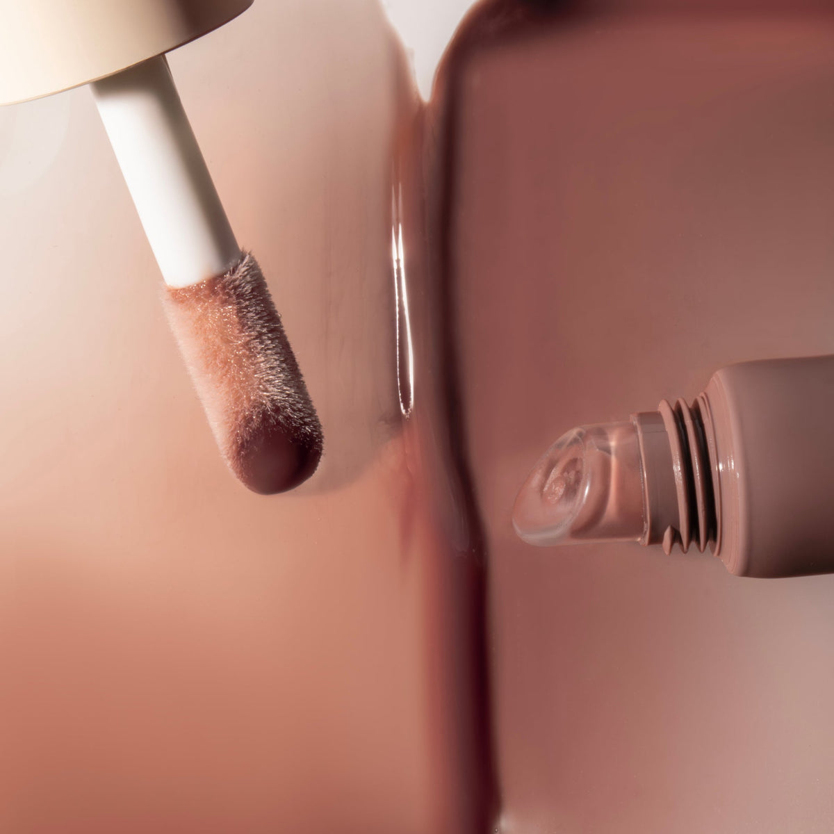 dream-lip-oil-warm-beige-b3 PDP_DLO-WarmBeige-3.jpg