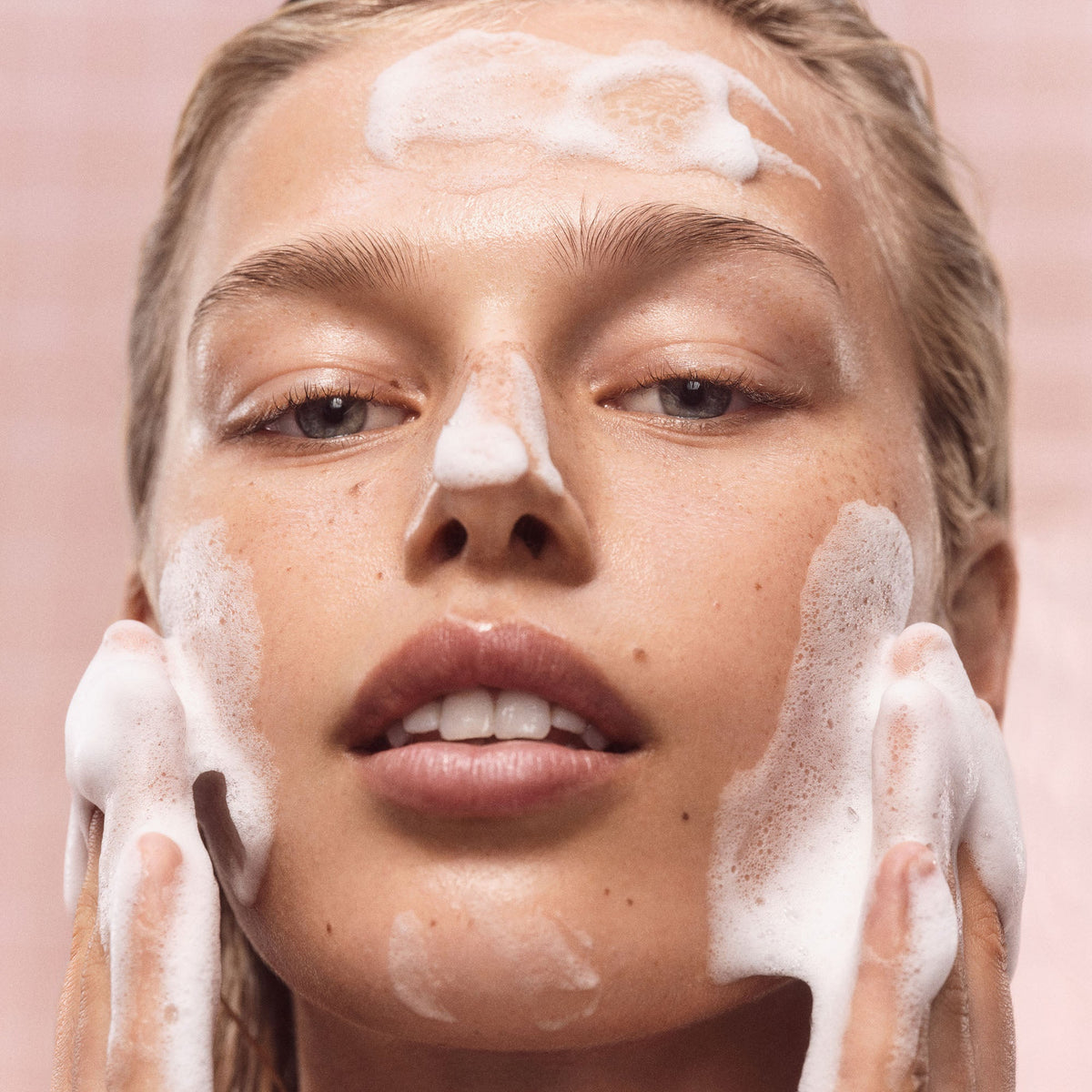mini-pink-dewtm-gel-cleanser-h8 Pinnk-Dew-4.jpg